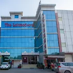 Hotel Lohmod At National Highway 8 - Free Airport Transffer