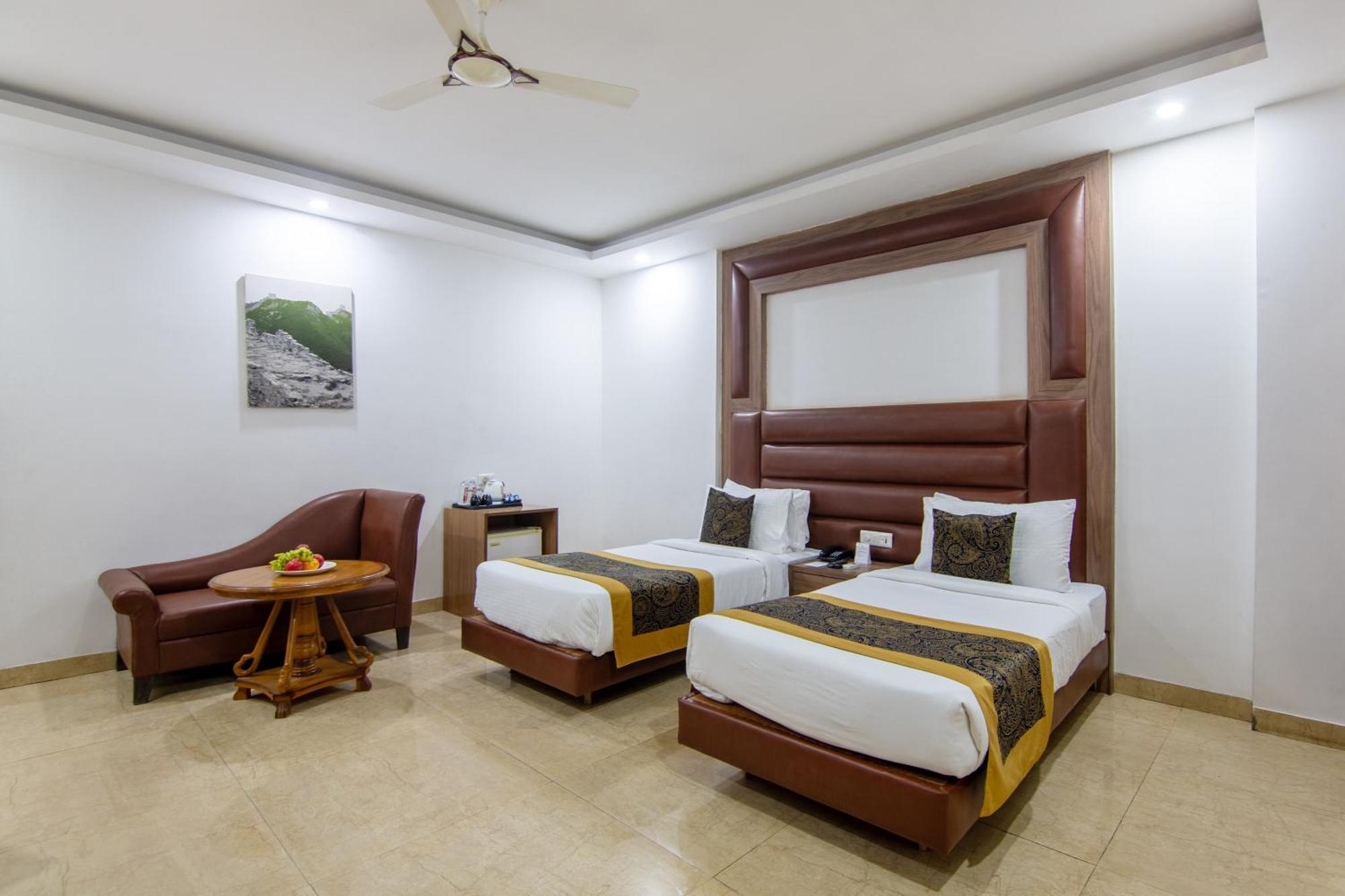 Hotel Lohmod At National Highway 8 - Free Airport Transffer New Delhi